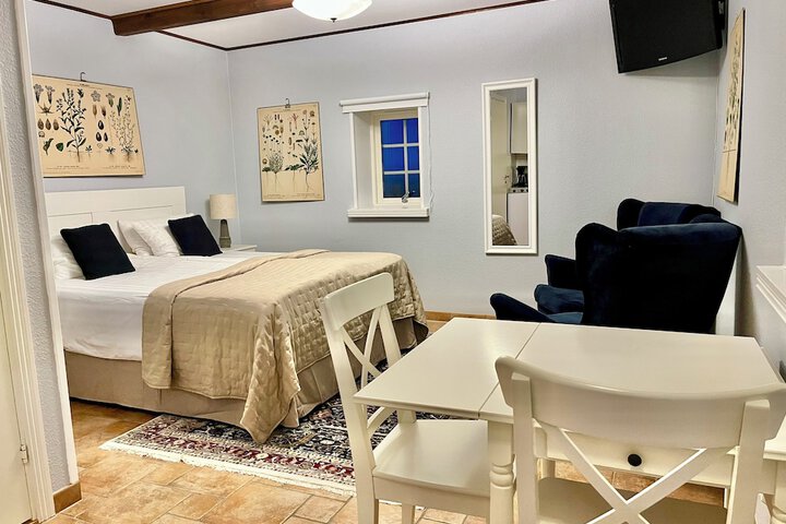 Room 12 of 37