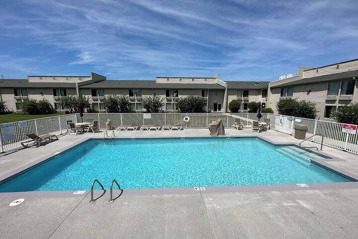 Pool 76 of 123