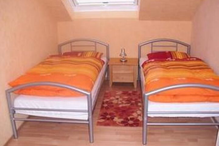 Room 2 of 10