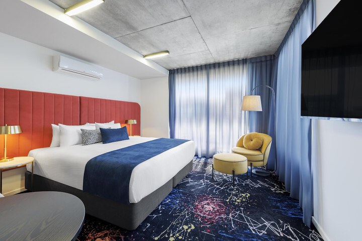 Room 80 of 112