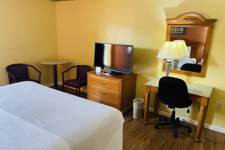 Room 9 of 17