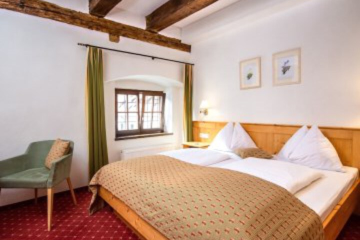 Room 5 of 26