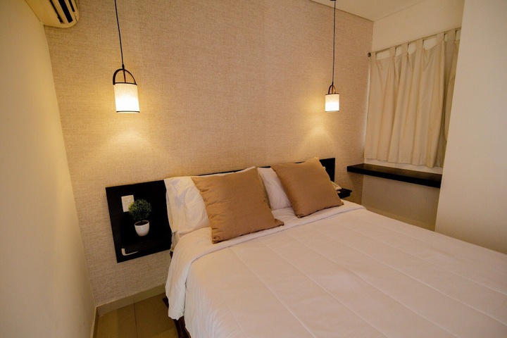 Room 13 of 30