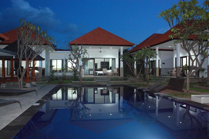 Pool 17 of 24