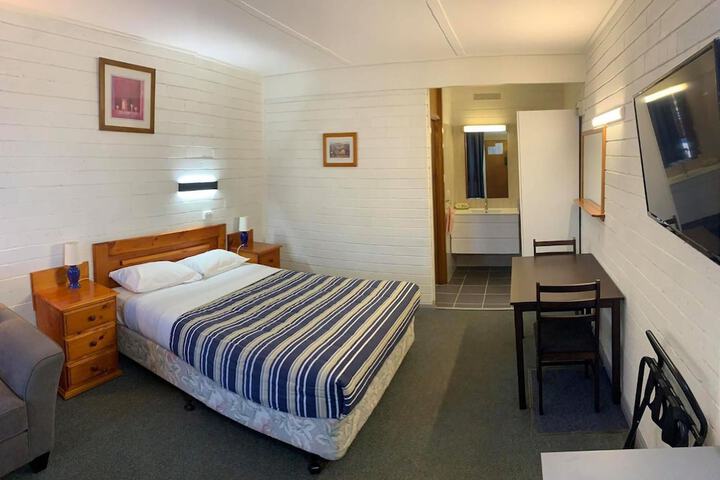 Room 27 of 54