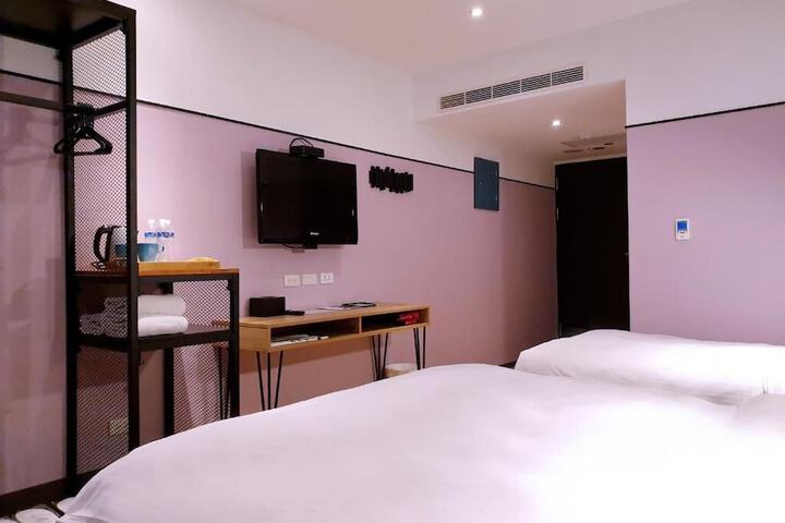 Room 16 of 26
