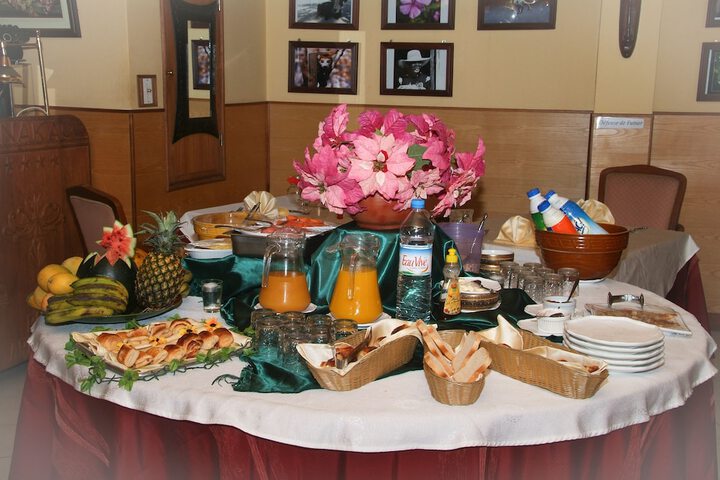 Breakfast/Coffee Service 13 of 26