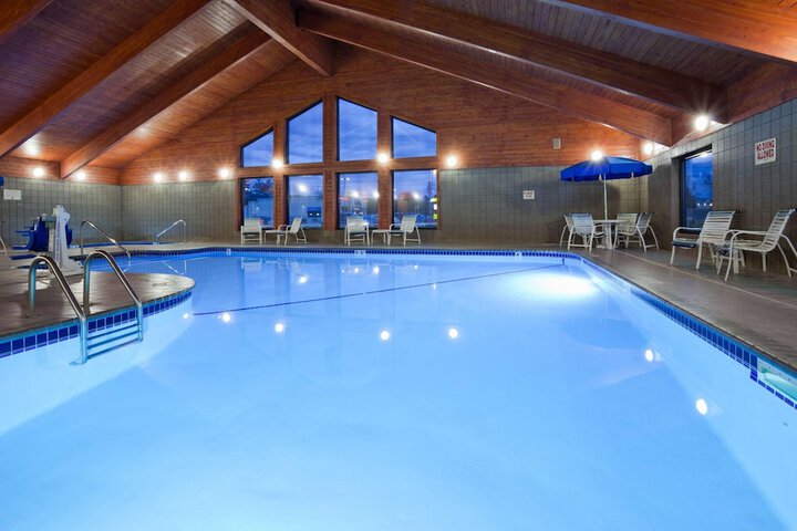 Hotel Pool