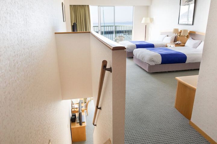 Room 6 of 47