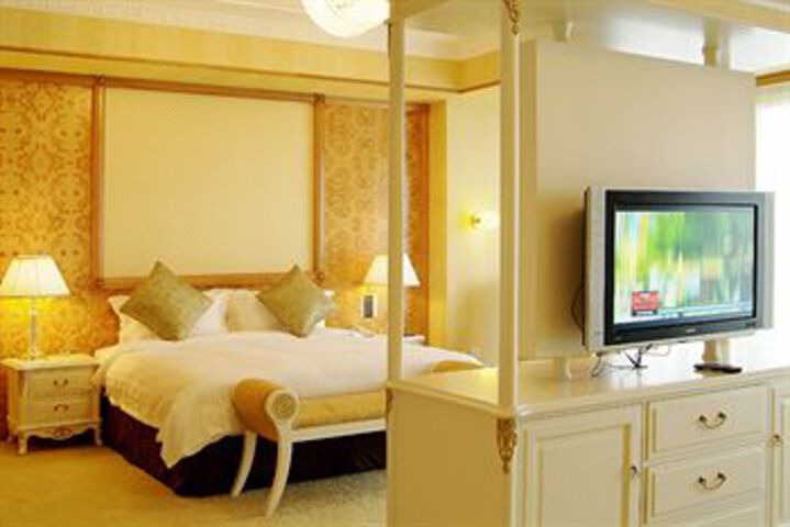 Room 5 of 30