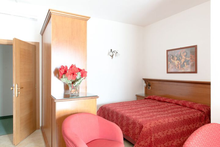 Room 14 of 51