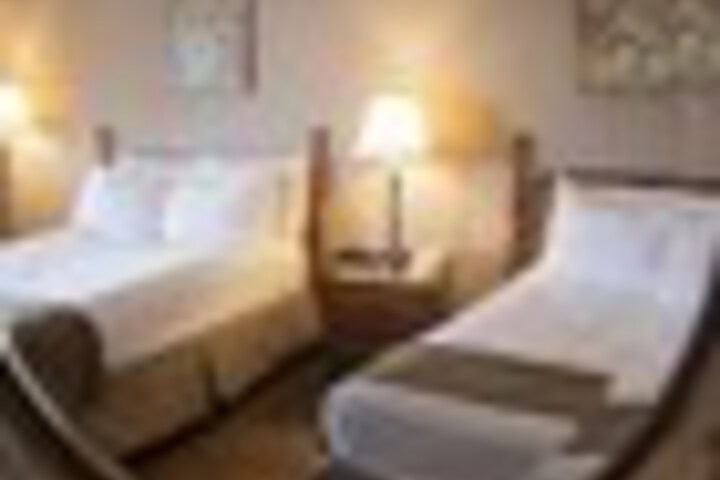 Room 44 of 168