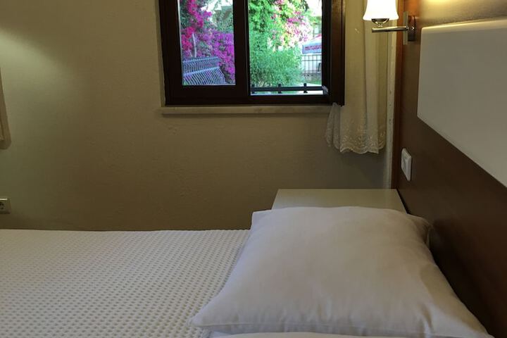 Room 5 of 36