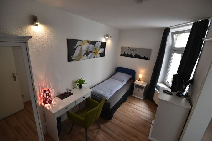 Room 5 of 149