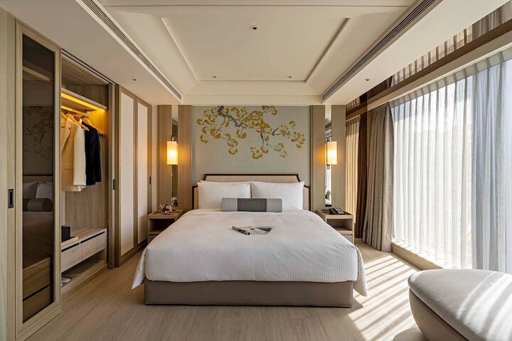 Room 3 of 79