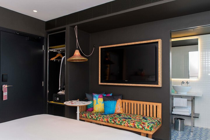 Room 82 of 192