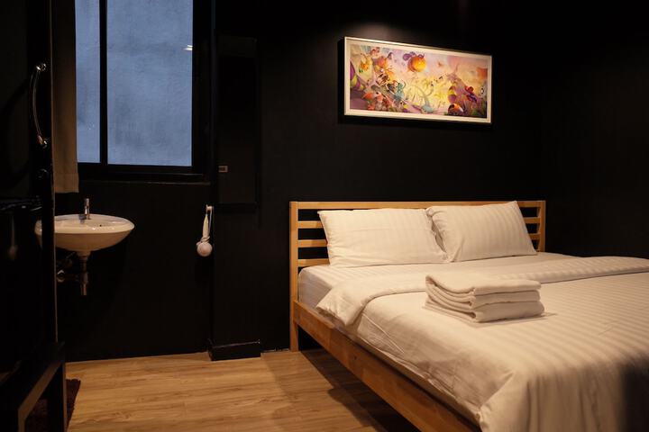 Room 11 of 30