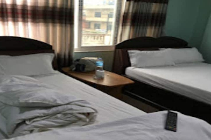 Room 6 of 10