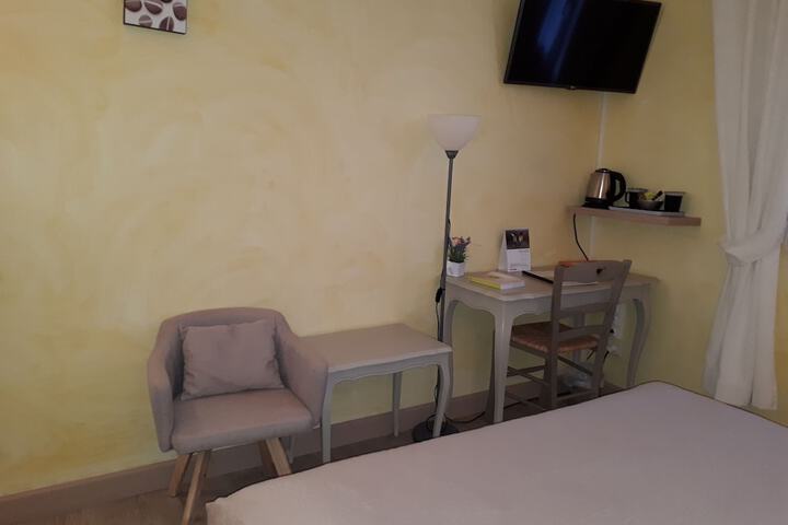 Room 30 of 77