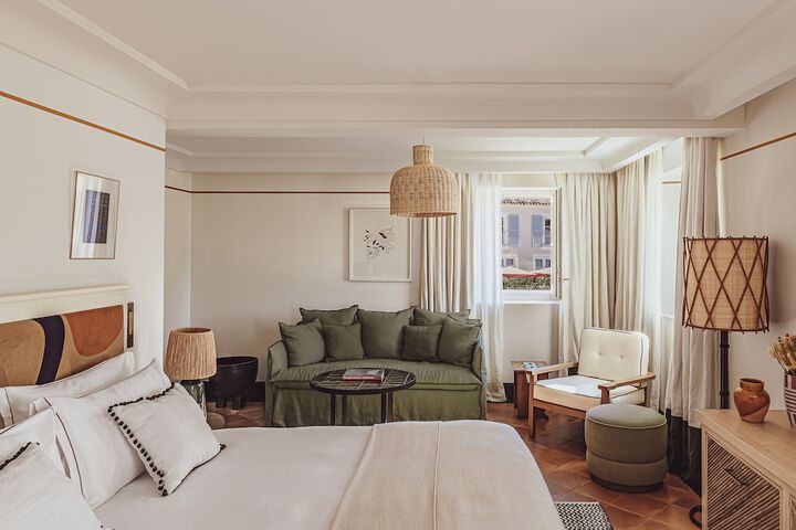 Room 15 of 114