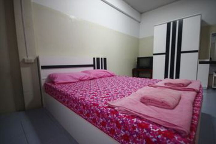 Room 27 of 47