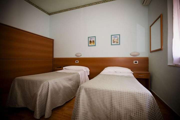 Room 19 of 119