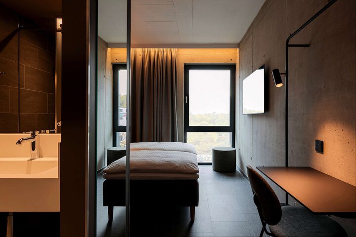 Room 55 of 90