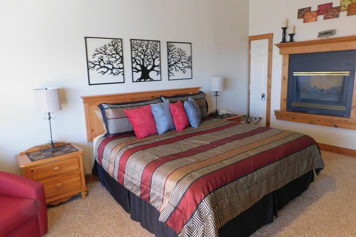 Room 4 of 15