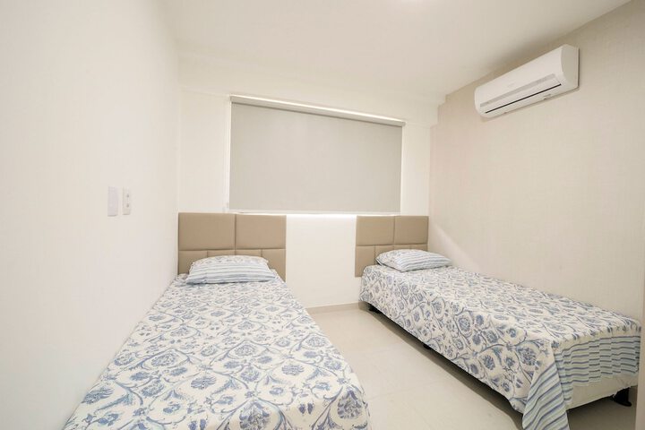 Room 8 of 42