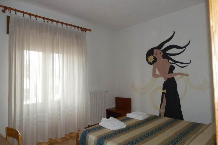 Room 17 of 65