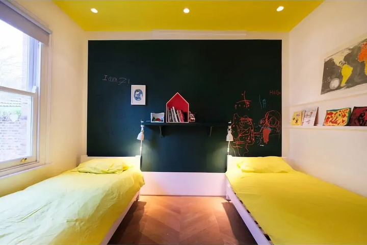 Room 4 of 19
