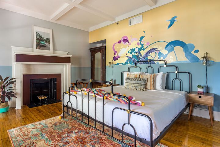 1 King Bed (11 of 15)