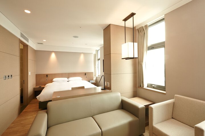 Room 12 of 39