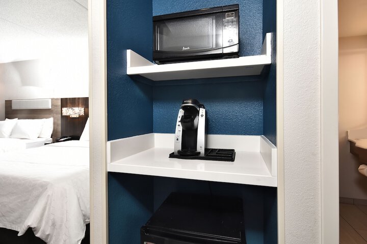 Room 4 of 56