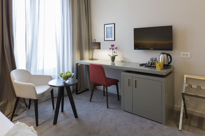 Room 8 of 61