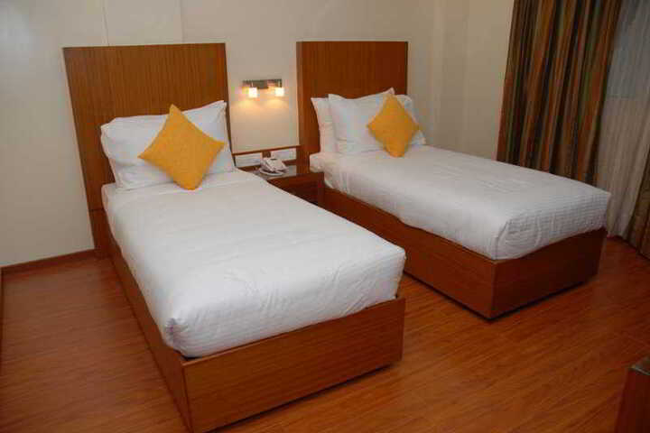 Room 6 of 8