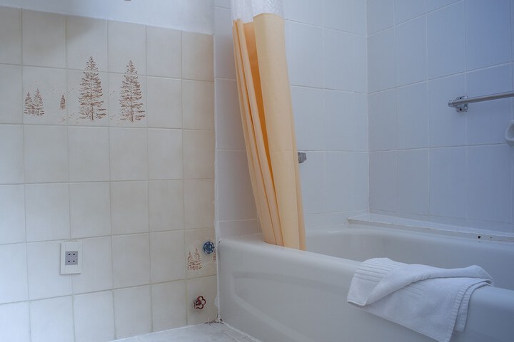 Room 14 of 23