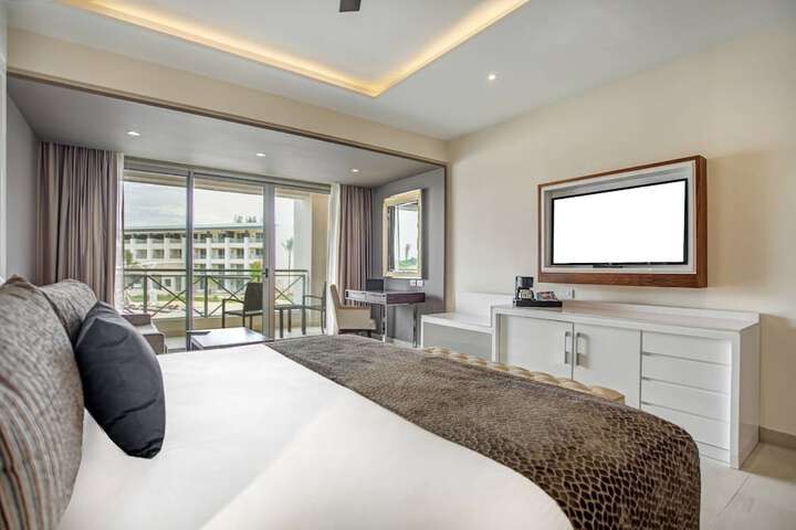 Room 35 of 170