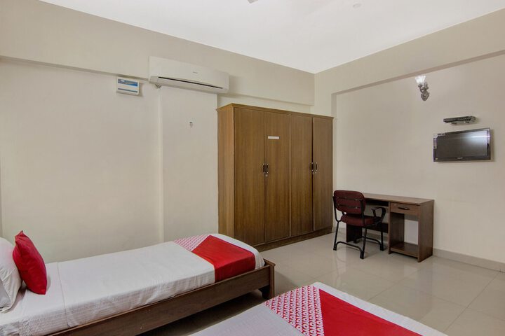 Room 8 of 37