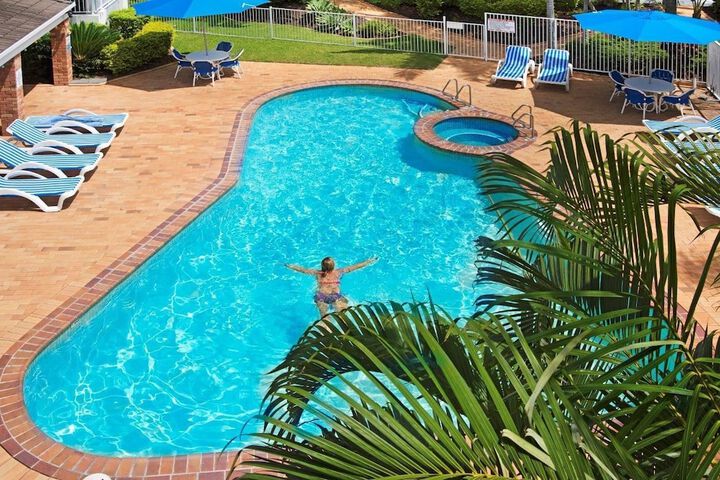 Pools & Facilities
