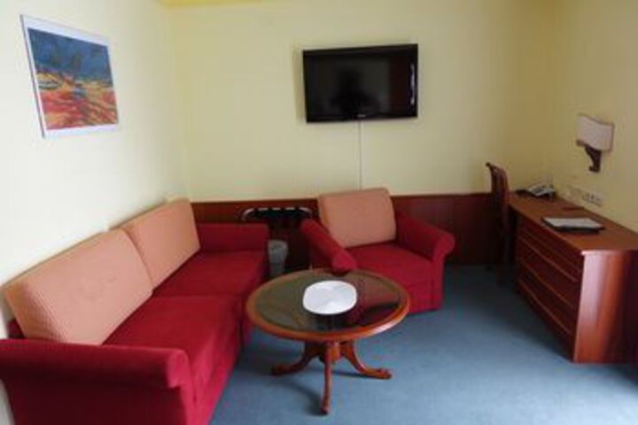 Room 37 of 47