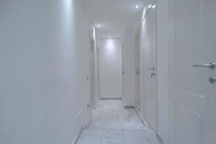 Ballroom/Hall 27 of 31