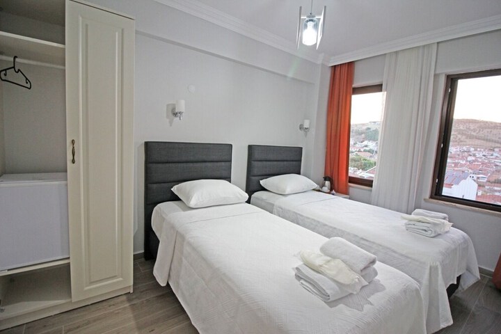 Room 8 of 44