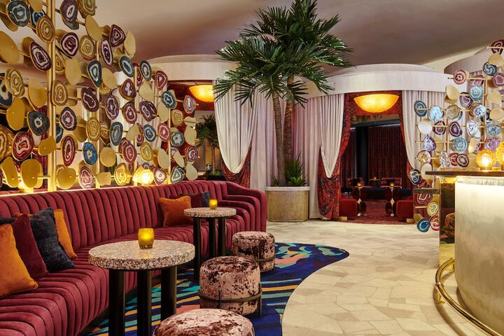 Lounge 116 of 148