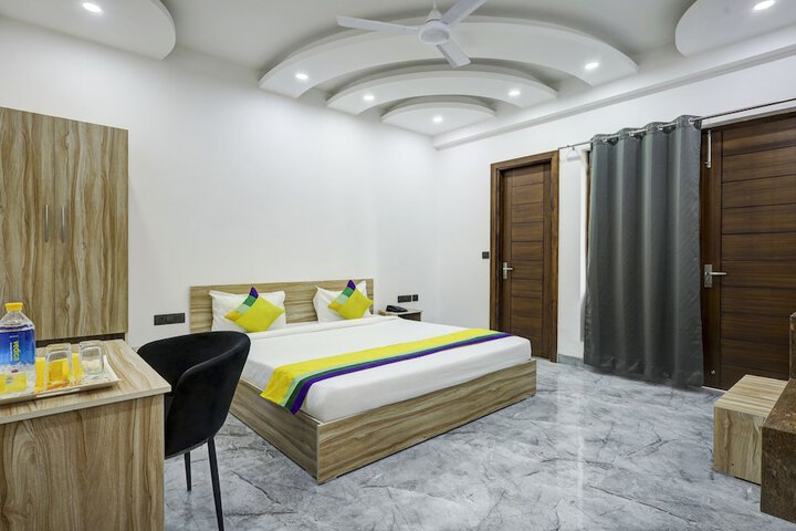 Room 20 of 38