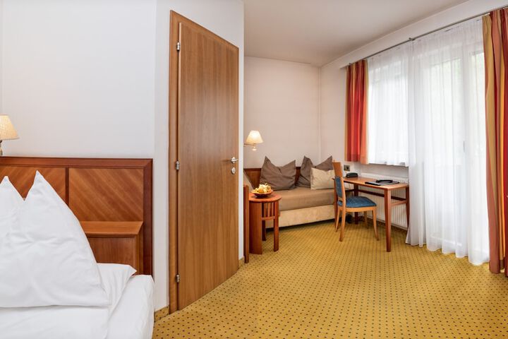 Room 7 of 62