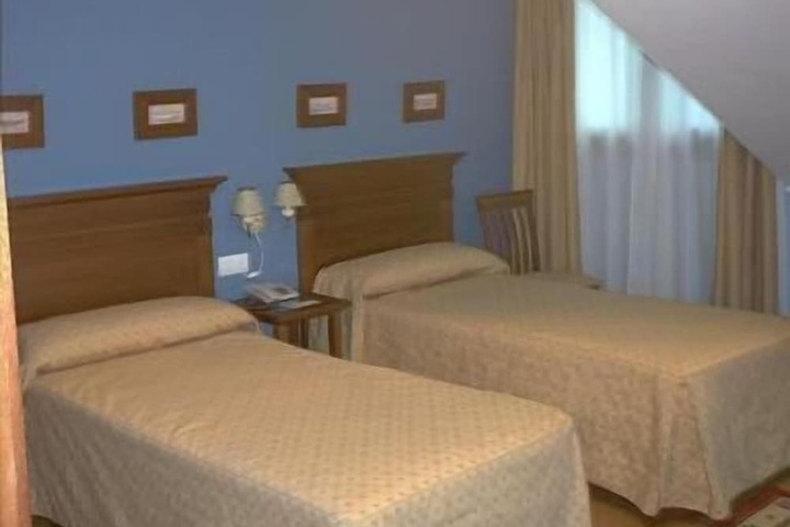 Room 10 of 25