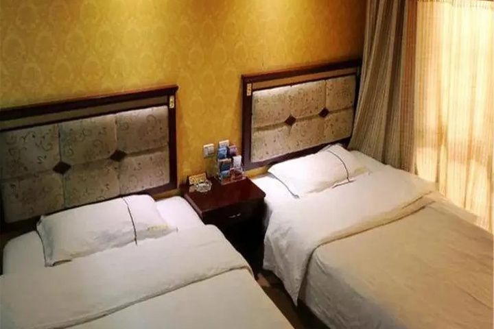 Room 12 of 12