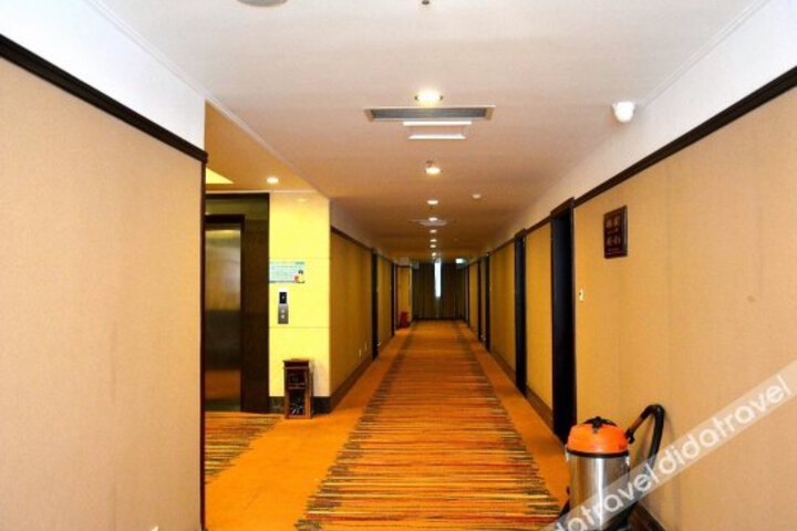 Shunde Quyue Business Hotel