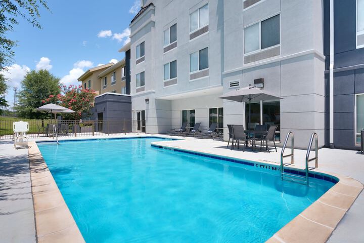 Pool Hotel